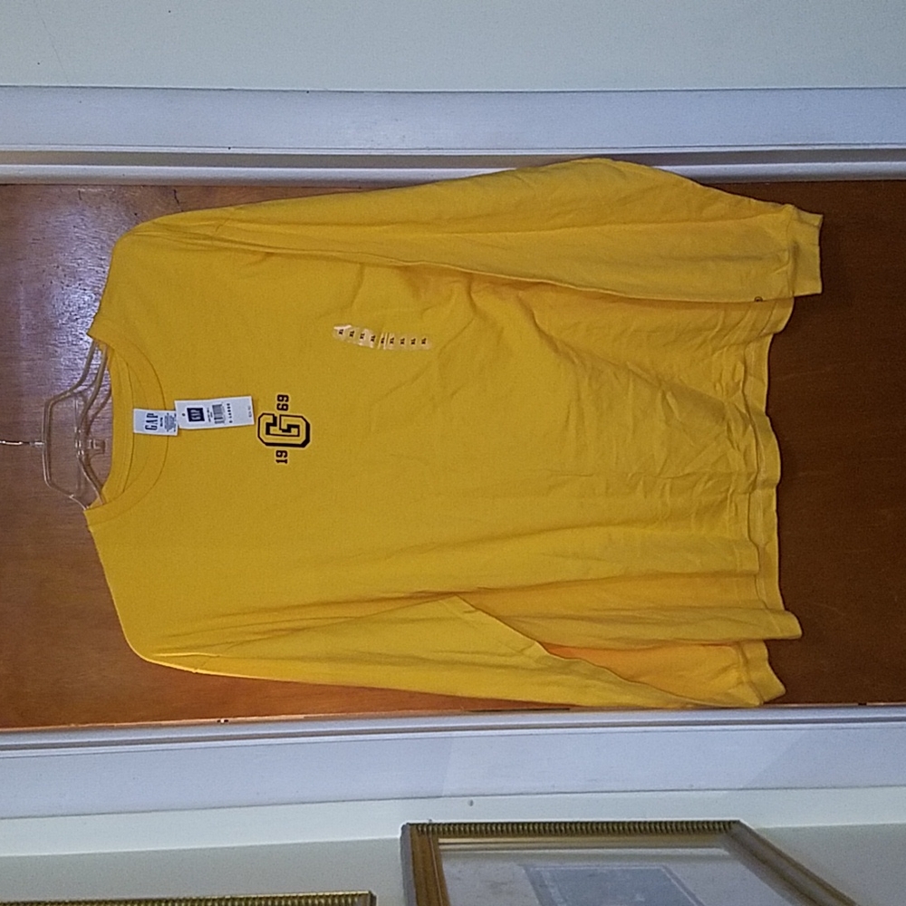 GAP Long Sleeve Mens Tee
